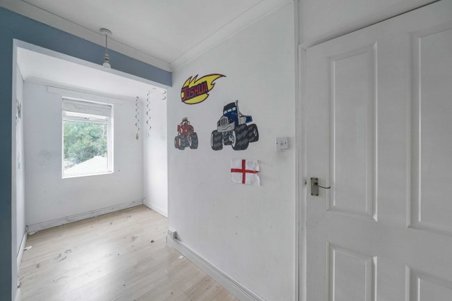 26 Wolf Lane, Windsor, SL4 4HY 6