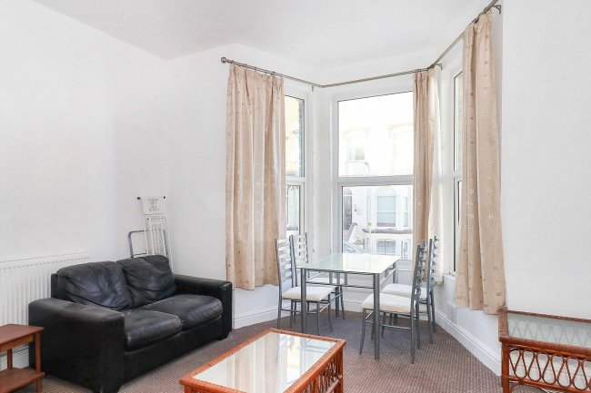 Flat 4, 2-8 Athelstan Road, Margate, CT9 2BF 4