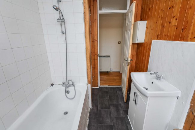 Flat 22 Rapley House, Turin Street, Bethnal Green, London, E2 6NH 2