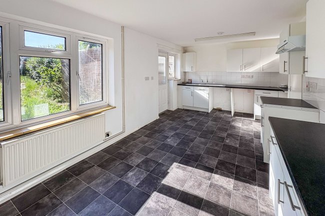 7 Millbrook Gardens, Castle Cary, Somerset, BA7 7EE 3