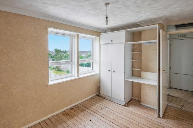 23 Thurlocks,Tintinhull, Yeovil, Somerset, BA22 8QE 1