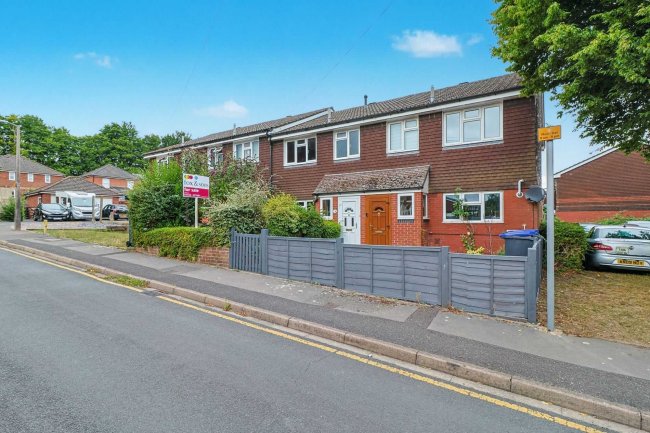 6 Butler Close, Salisbury, SP2 8AZ 7