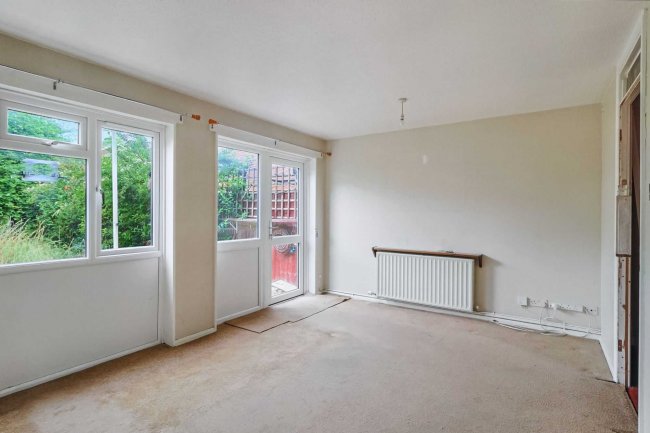 6 Butler Close, Salisbury, SP2 8AZ 7