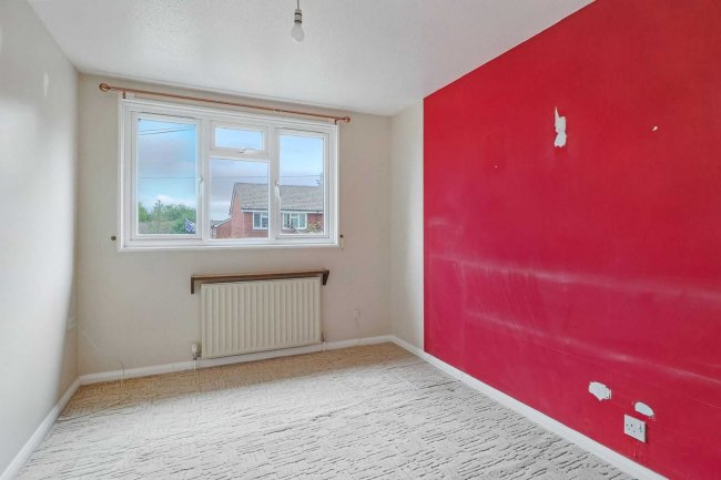 6 Butler Close, Salisbury, SP2 8AZ 7