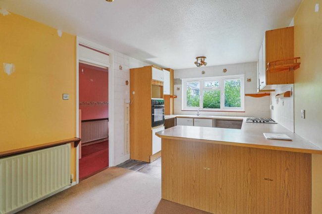 6 Butler Close, Salisbury, SP2 8AZ 7