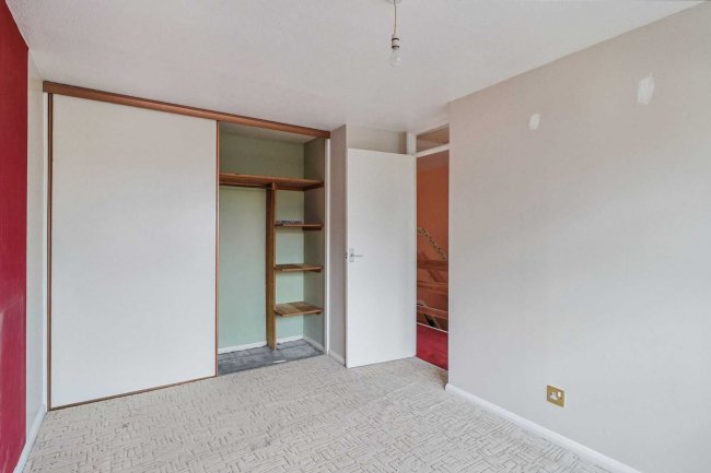 6 Butler Close, Salisbury, SP2 8AZ 7