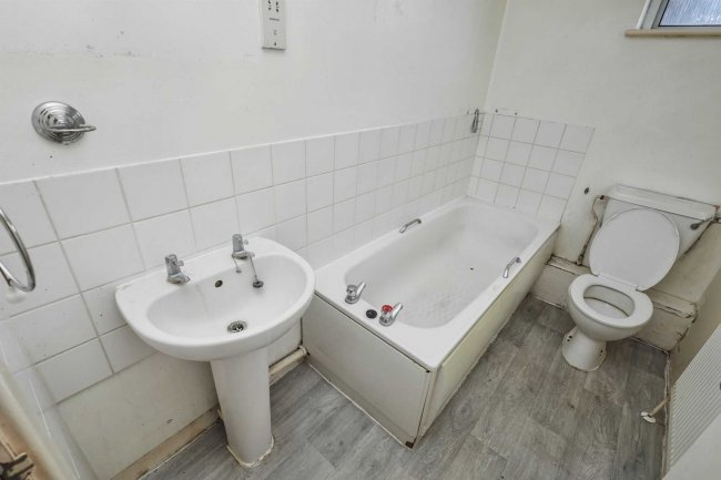 Flat 12, 22-24 Great Western Road, London W9 3NN 6