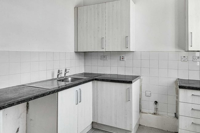 Flat C, 75 Malvern Road, London NW6 5PU 10