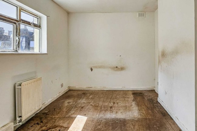 Flat C, 75 Malvern Road, London NW6 5PU 10