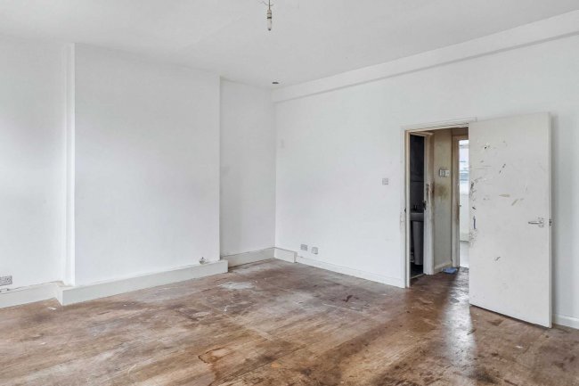 Flat C, 75 Malvern Road, London NW6 5PU 10