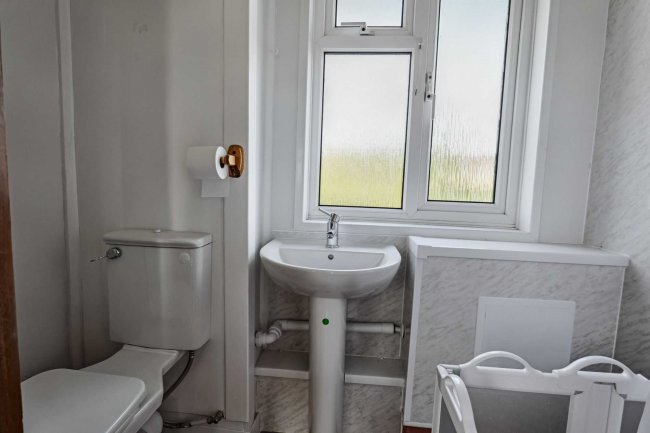 103 Lipscombe Rise, Alton, Hampshire, GU34 2HJ 6