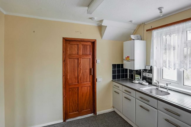 103 Lipscombe Rise, Alton, Hampshire, GU34 2HJ 6