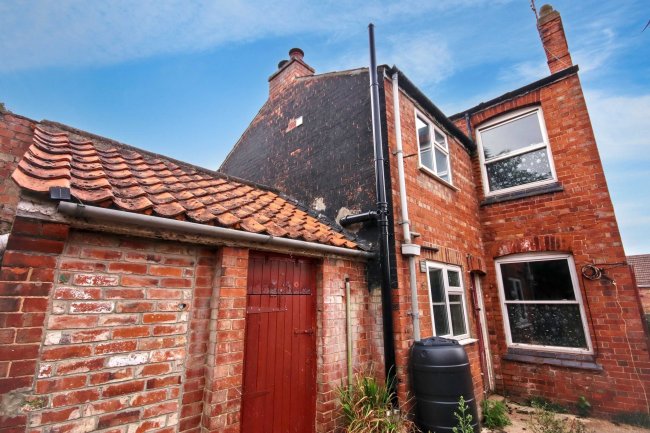 9 Spalding Road, Bourne, Cambridgeshire, PE10 9LE 8