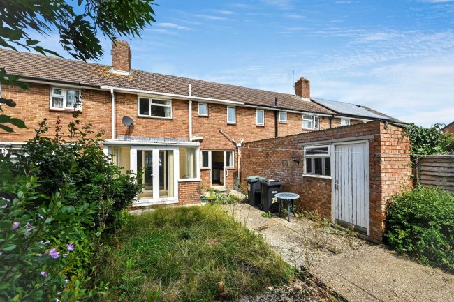 29 Thruxton Road, Havant, Hampshire, PO9 4DG 5