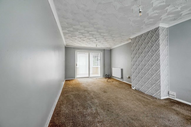 29 Thruxton Road, Havant, Hampshire, PO9 4DG 5