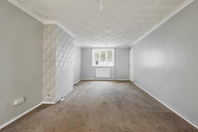 29 Thruxton Road, Havant, Hampshire, PO9 4DG 5