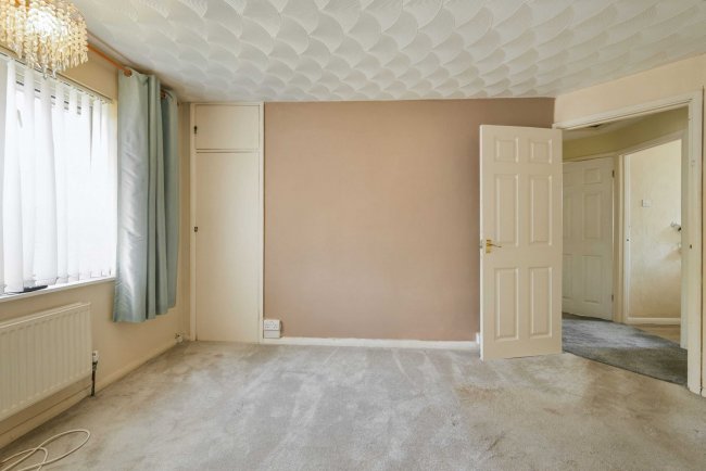 29 Thruxton Road, Havant, Hampshire, PO9 4DG 5