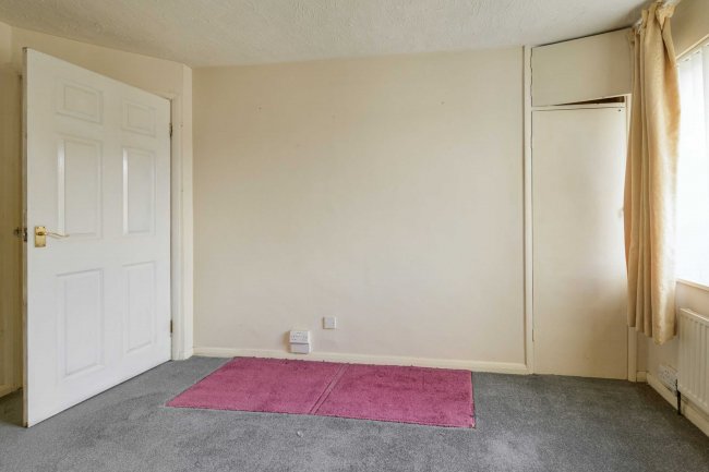 29 Thruxton Road, Havant, Hampshire, PO9 4DG 5