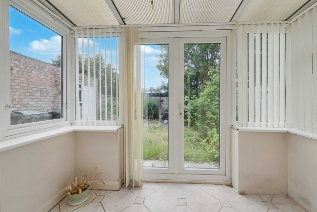 29 Thruxton Road, Havant, Hampshire, PO9 4DG 5