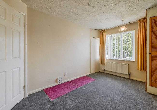 29 Thruxton Road, Havant, Hampshire, PO9 4DG 5