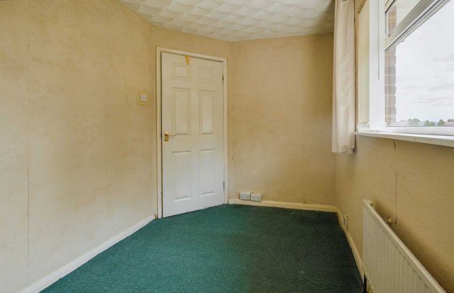 29 Thruxton Road, Havant, Hampshire, PO9 4DG 5