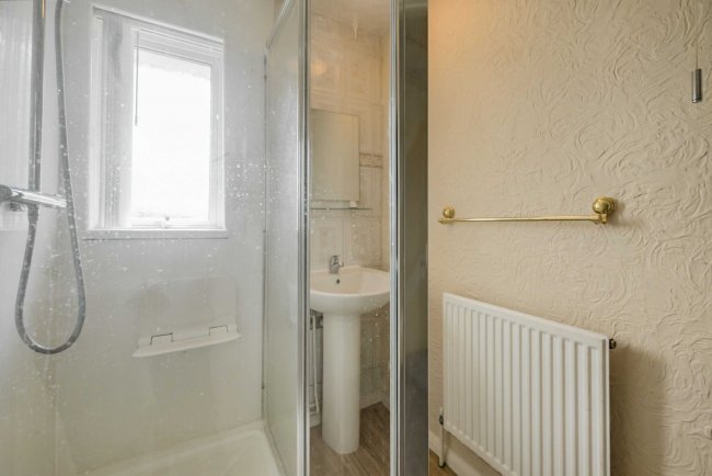 29 Thruxton Road, Havant, Hampshire, PO9 4DG 5