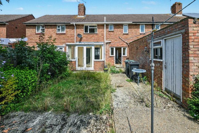 29 Thruxton Road, Havant, Hampshire, PO9 4DG 5