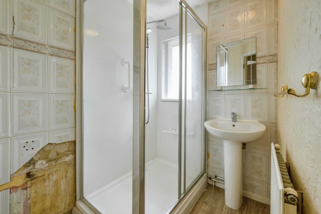 29 Thruxton Road, Havant, Hampshire, PO9 4DG 5