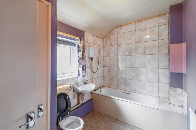 21 The Fleet, Redcar, Cleveland, Middlesbrough, TS10 5PF 8