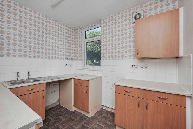 17 Halstead Close, Headcorn Drive, Canterbury, Kent, CT2 7UD 9