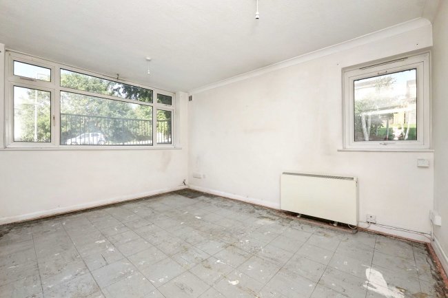 17 Halstead Close, Headcorn Drive, Canterbury, Kent, CT2 7UD 9