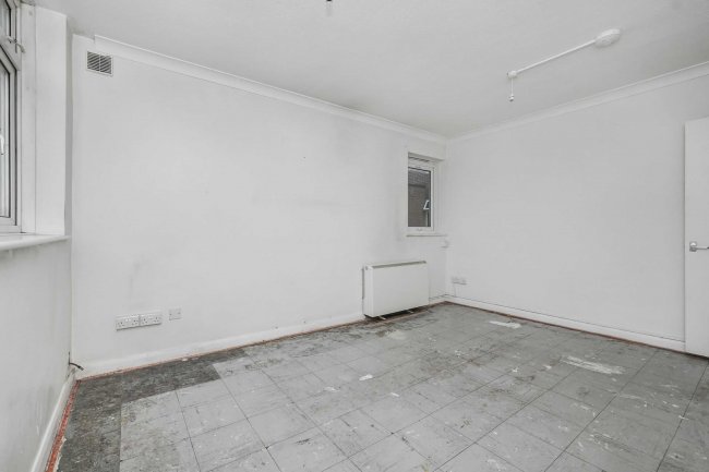 17 Halstead Close, Headcorn Drive, Canterbury, Kent, CT2 7UD 9
