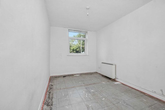 17 Halstead Close, Headcorn Drive, Canterbury, Kent, CT2 7UD 9