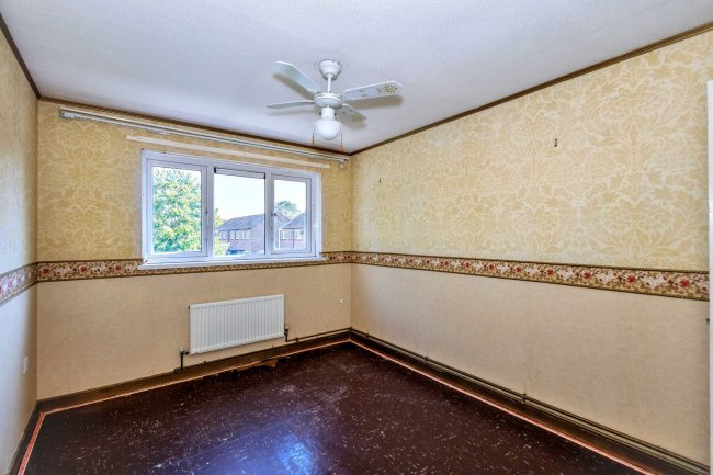16 Browney Path, Bedford, Bedfordshire, MK41 7XH 2