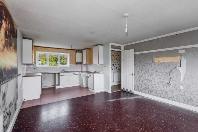 16 Browney Path, Bedford, Bedfordshire, MK41 7XH 2