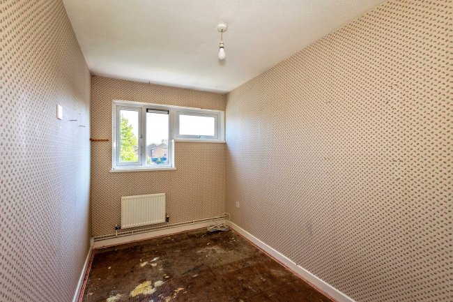 16 Browney Path, Bedford, Bedfordshire, MK41 7XH 2
