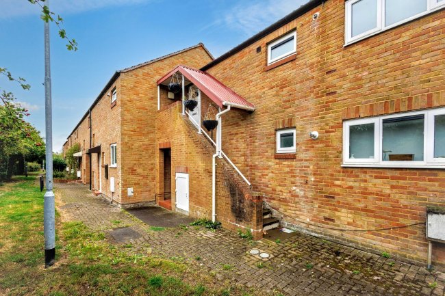 16 Browney Path, Bedford, Bedfordshire, MK41 7XH 2