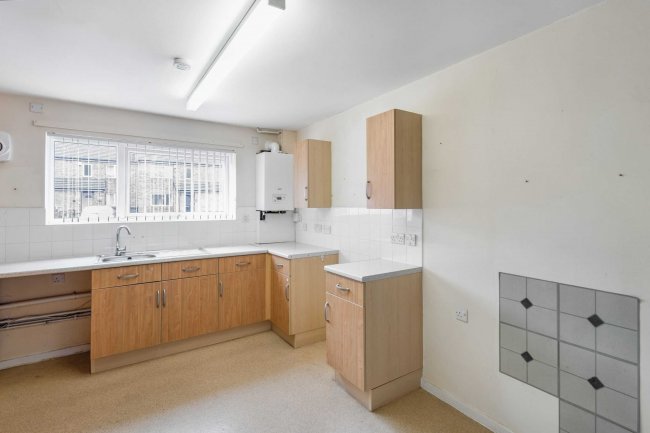 45 Shelley Grove, Bradford, West Yorkshire, BD8 0JZ 3