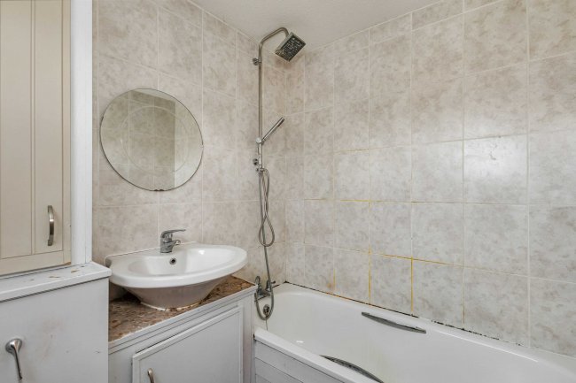 14 Brooke Close, Wellingborough, Northamptonshire, NN8 3LJ 7