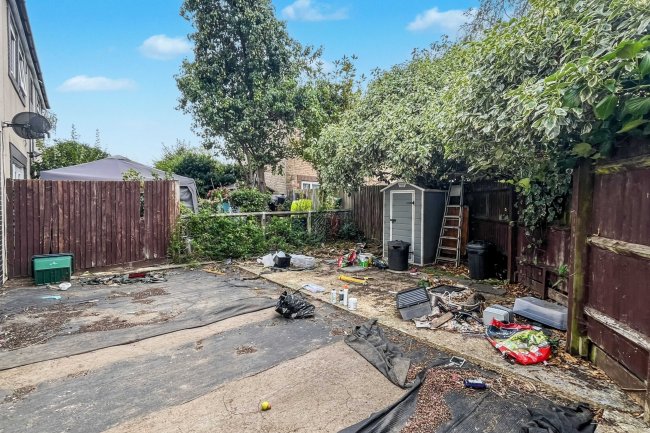 20 Elsworth Close, Feltham, Middlesex, TW14 8SF 7