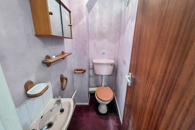 20 Elsworth Close, Feltham, Middlesex, TW14 8SF 7