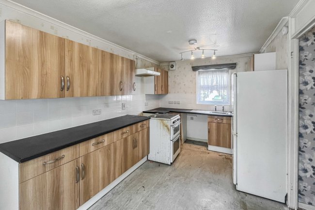 20 Elsworth Close, Feltham, Middlesex, TW14 8SF 7