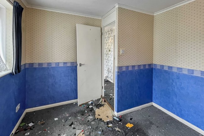 20 Elsworth Close, Feltham, Middlesex, TW14 8SF 7