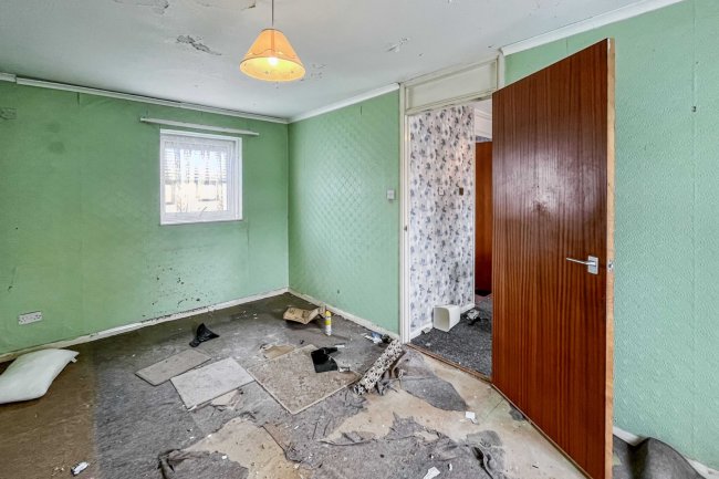 20 Elsworth Close, Feltham, Middlesex, TW14 8SF 7