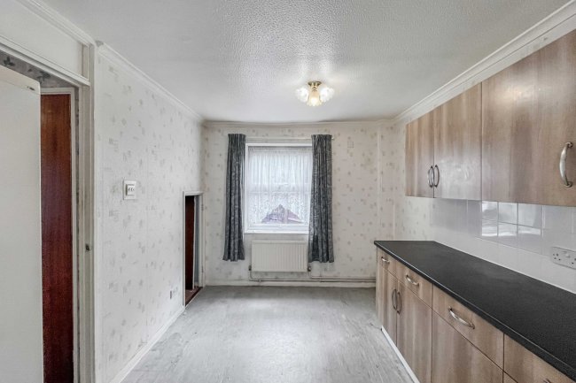 20 Elsworth Close, Feltham, Middlesex, TW14 8SF 7