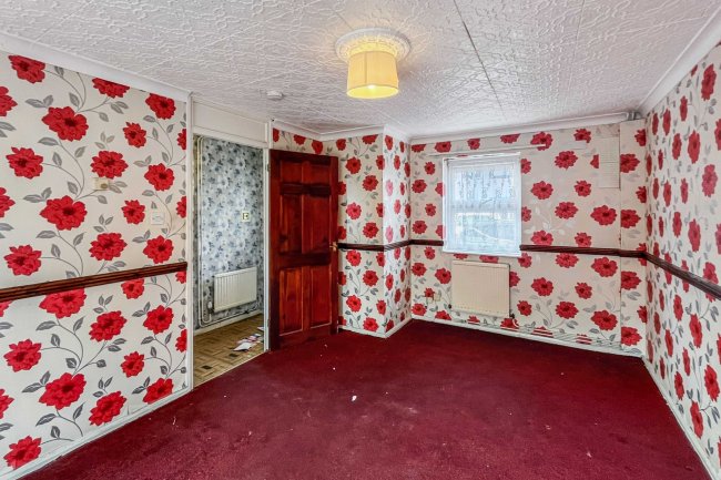 20 Elsworth Close, Feltham, Middlesex, TW14 8SF 7