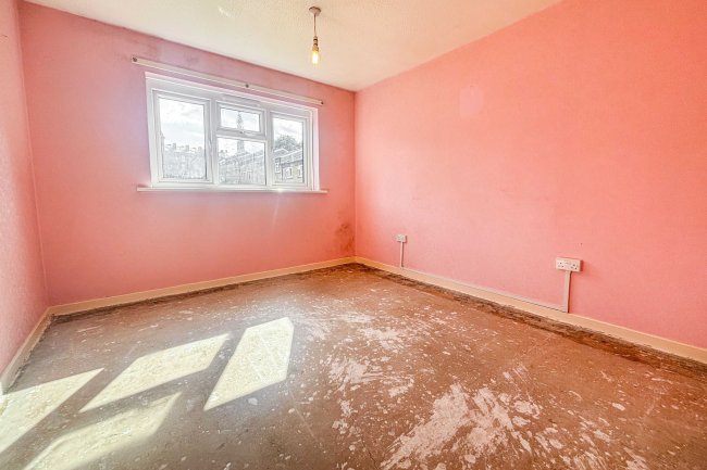 81 Spring Edge, King Cross, Halifax, West Yorkshire, HX1 3BD 3