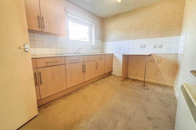 81 Spring Edge, King Cross, Halifax, West Yorkshire, HX1 3BD 3