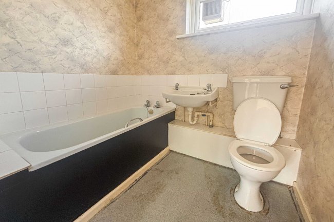 81 Spring Edge, King Cross, Halifax, West Yorkshire, HX1 3BD 3