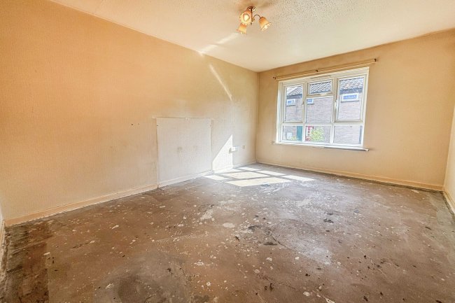 81 Spring Edge, King Cross, Halifax, West Yorkshire, HX1 3BD 3